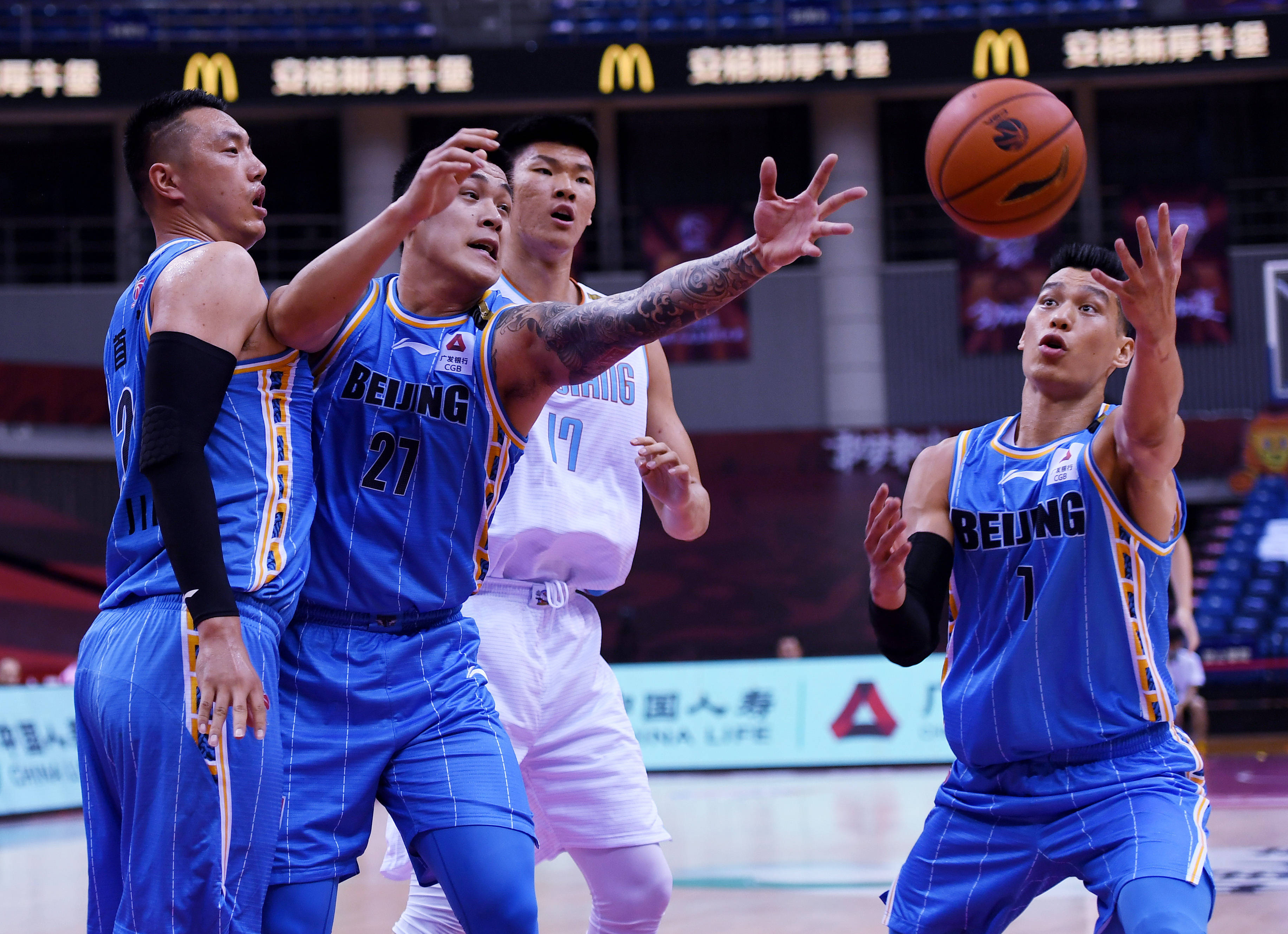 乐鱼app-NBA常规赛赛前再迎强敌本菲卡官宣签约备战欧联，武汉三镇迎CBA常规赛关键赛直接炸裂的简单介绍