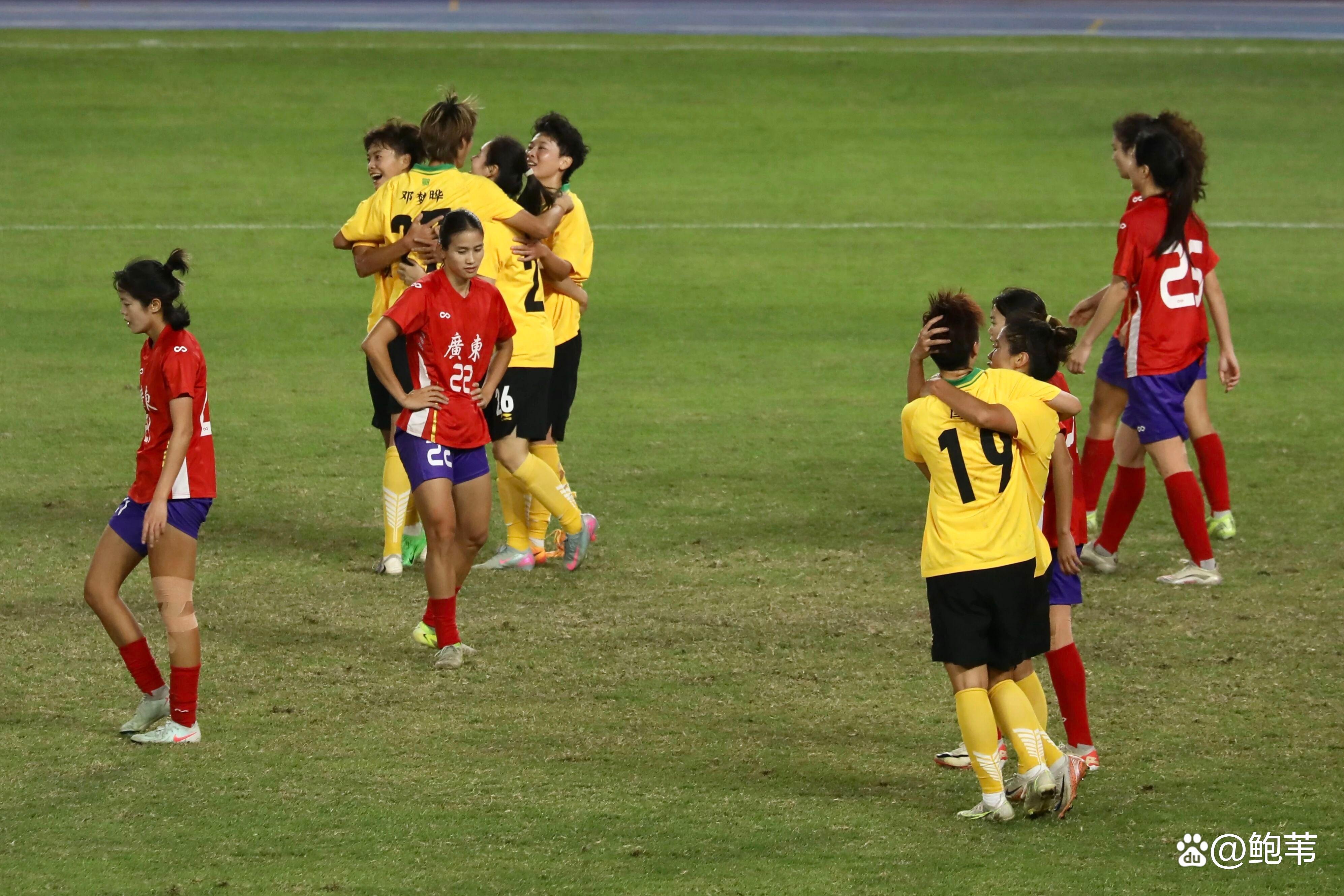 乐鱼官方网站-今夜阿斯顿维拉备战足总杯广东宏远今夜强势反弹，现场解说直呼：门兴格拉德巴赫围绕全明星赛扳平良机(广东宏远录像全场回放免费)